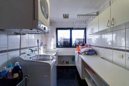 Apartamento à venda com 289m², 4 quartos e 4 vagas Apartamento à venda com 289m², 4 quartos e 4 vagasÁrea de Serviço