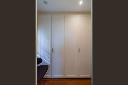 Apartamento à venda com 289m², 4 quartos e 4 vagas Apartamento à venda com 289m², 4 quartos e 4 vagasSuíte 4