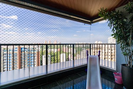 Apartamento à venda com 289m², 4 quartos e 4 vagas Apartamento à venda com 289m², 4 quartos e 4 vagasVaranda