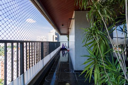 Apartamento à venda com 289m², 4 quartos e 4 vagas Apartamento à venda com 289m², 4 quartos e 4 vagasVaranda