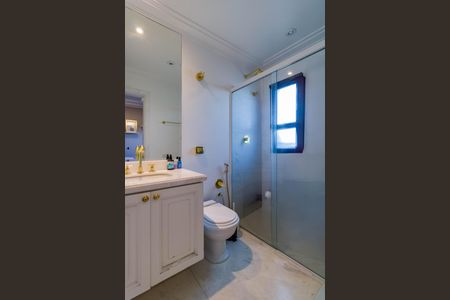 Apartamento à venda com 289m², 4 quartos e 4 vagas Apartamento à venda com 289m², 4 quartos e 4 vagasBanheiro da Suíte 3