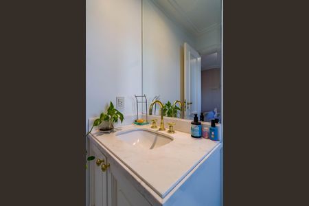 Apartamento à venda com 289m², 4 quartos e 4 vagas Apartamento à venda com 289m², 4 quartos e 4 vagasBanheiro da Suíte 3