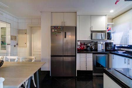 Apartamento à venda com 289m², 4 quartos e 4 vagas Apartamento à venda com 289m², 4 quartos e 4 vagasCozinha