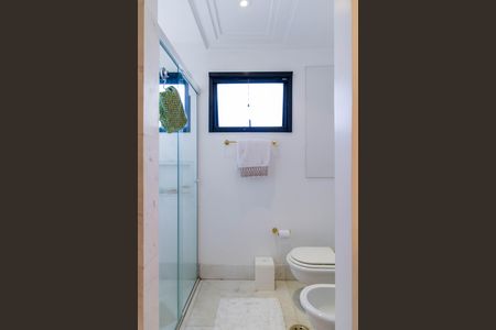 Apartamento à venda com 289m², 4 quartos e 4 vagas Apartamento à venda com 289m², 4 quartos e 4 vagasBanheiro da Suíte 4