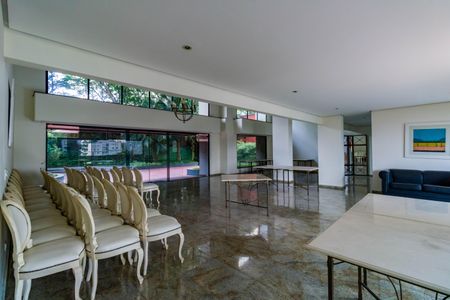 Apartamento à venda com 289m², 4 quartos e 4 vagas Apartamento à venda com 289m², 4 quartos e 4 vagasÁrea comum