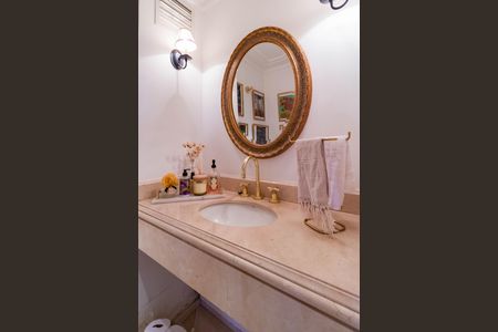 Apartamento à venda com 289m², 4 quartos e 4 vagas Apartamento à venda com 289m², 4 quartos e 4 vagasBanheiro Social