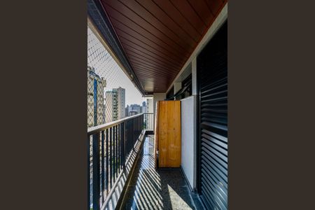 Apartamento à venda com 289m², 4 quartos e 4 vagas Apartamento à venda com 289m², 4 quartos e 4 vagasVaranda da Suíte 2