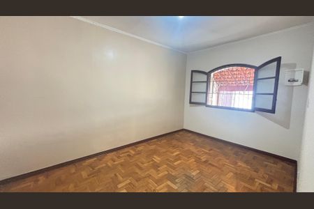 Casa à venda com 177m², 4 quartos e 2 vagas Casa à venda com 177m², 4 quartos e 2 vagasQuarto 1