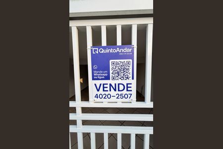 Casa à venda com 177m², 4 quartos e 2 vagas Casa à venda com 177m², 4 quartos e 2 vagasPlaca