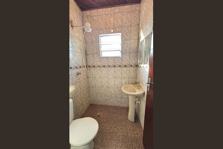 Casa à venda com 177m², 4 quartos e 2 vagas Casa à venda com 177m², 4 quartos e 2 vagasBanheiro de Serviço