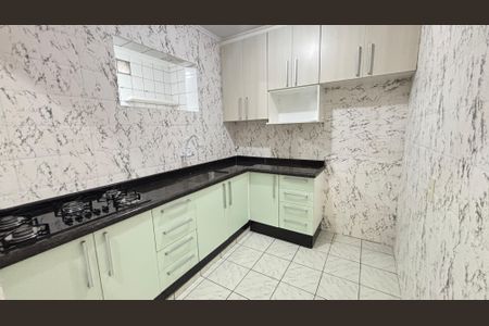 Casa à venda com 177m², 4 quartos e 2 vagas Casa à venda com 177m², 4 quartos e 2 vagasCozinha