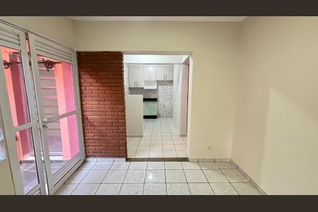 Casa à venda com 177m², 4 quartos e 2 vagas Casa à venda com 177m², 4 quartos e 2 vagasSala de Jantar