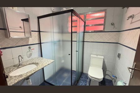 Casa à venda com 177m², 4 quartos e 2 vagas Casa à venda com 177m², 4 quartos e 2 vagasBanheiro Social