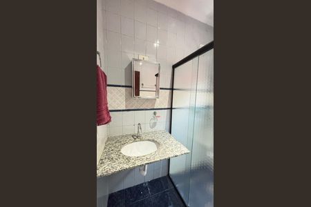 Casa à venda com 177m², 4 quartos e 2 vagas Casa à venda com 177m², 4 quartos e 2 vagasBanheiro Social