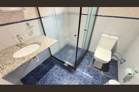 Casa à venda com 177m², 4 quartos e 2 vagas Casa à venda com 177m², 4 quartos e 2 vagasBanheiro Social