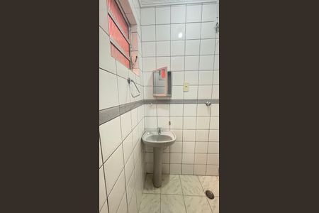 Casa à venda com 177m², 4 quartos e 2 vagas Casa à venda com 177m², 4 quartos e 2 vagasBanheiro da Suíte
