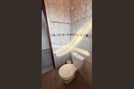 Casa à venda com 177m², 4 quartos e 2 vagas Casa à venda com 177m², 4 quartos e 2 vagasBanheiro de Serviço