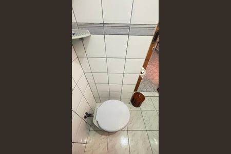 Casa à venda com 177m², 4 quartos e 2 vagas Casa à venda com 177m², 4 quartos e 2 vagasBanheiro da Suíte
