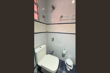 Casa à venda com 177m², 4 quartos e 2 vagas Casa à venda com 177m², 4 quartos e 2 vagasBanheiro Social