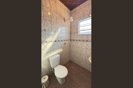 Casa à venda com 177m², 4 quartos e 2 vagas Casa à venda com 177m², 4 quartos e 2 vagasBanheiro de Serviço