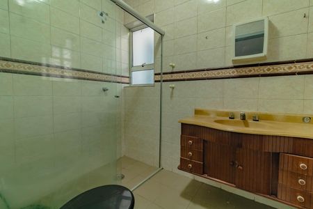 Casa à venda com 222m², 3 quartos e 3 vagasBanheiro do Quarto 4