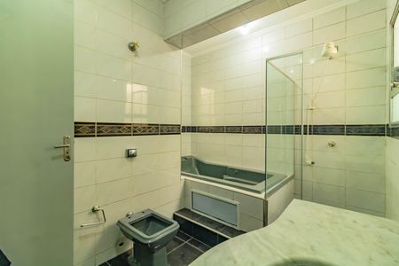 Casa à venda com 222m², 3 quartos e 3 vagasBanheiro 