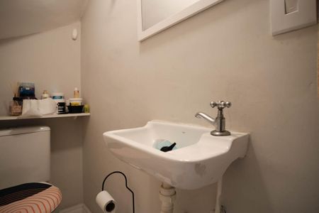 Casa à venda com 93m², 2 quartos e 1 vagaLavabo