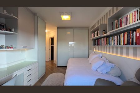 Apartamento à venda com 280m², 4 quartos e 4 vagas Apartamento à venda com 280m², 4 quartos e 4 vagasSuite 1