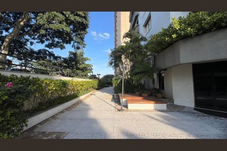 Apartamento à venda com 280m², 4 quartos e 4 vagas Apartamento à venda com 280m², 4 quartos e 4 vagasÁrea comum