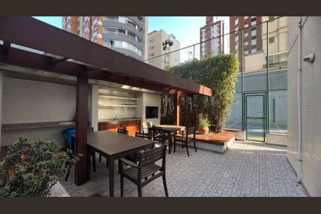 Apartamento à venda com 280m², 4 quartos e 4 vagas Apartamento à venda com 280m², 4 quartos e 4 vagasÁrea comum - Churrasqueira