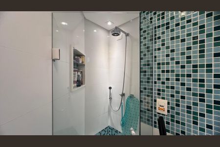 Apartamento à venda com 280m², 4 quartos e 4 vagas Apartamento à venda com 280m², 4 quartos e 4 vagasBanheiro da Suíte 1