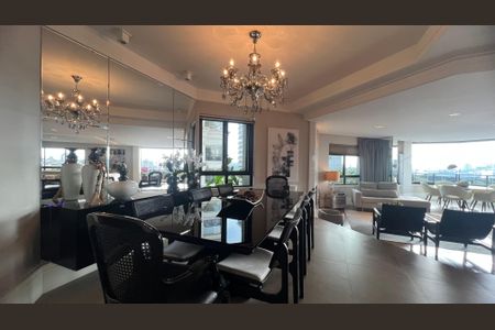 Apartamento à venda com 280m², 4 quartos e 4 vagas Apartamento à venda com 280m², 4 quartos e 4 vagasSala de Jantar
