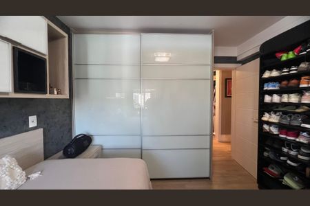 Apartamento à venda com 280m², 4 quartos e 4 vagas Apartamento à venda com 280m², 4 quartos e 4 vagasSuite 2
