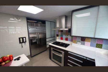 Apartamento à venda com 280m², 4 quartos e 4 vagas Apartamento à venda com 280m², 4 quartos e 4 vagasCozinha