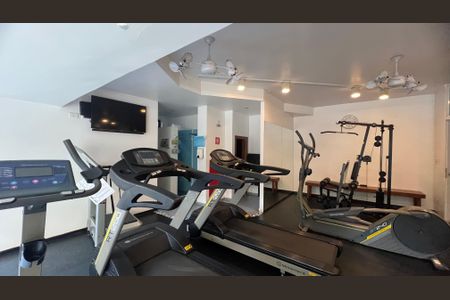 Apartamento à venda com 280m², 4 quartos e 4 vagas Apartamento à venda com 280m², 4 quartos e 4 vagasÁrea comum - Academia