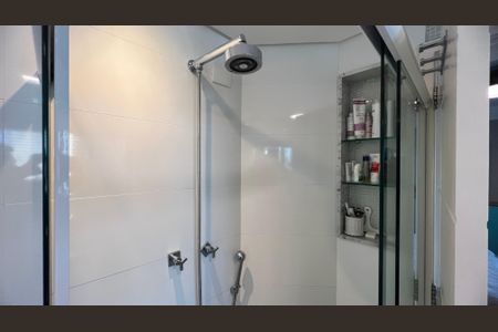 Apartamento à venda com 280m², 4 quartos e 4 vagas Apartamento à venda com 280m², 4 quartos e 4 vagasBanheiro da Suíte 3