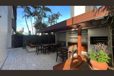 Apartamento à venda com 280m², 4 quartos e 4 vagas Apartamento à venda com 280m², 4 quartos e 4 vagasÁrea comum - Churrasqueira
