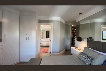 Apartamento à venda com 280m², 4 quartos e 4 vagas Apartamento à venda com 280m², 4 quartos e 4 vagasSuite 3