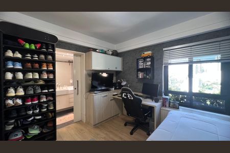 Apartamento à venda com 280m², 4 quartos e 4 vagas Apartamento à venda com 280m², 4 quartos e 4 vagasSuite 2