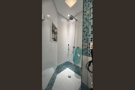 Apartamento à venda com 280m², 4 quartos e 4 vagas Apartamento à venda com 280m², 4 quartos e 4 vagasBanheiro da Suíte 1