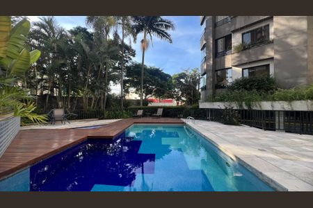 Apartamento à venda com 280m², 4 quartos e 4 vagas Apartamento à venda com 280m², 4 quartos e 4 vagasÁrea comum - Piscina