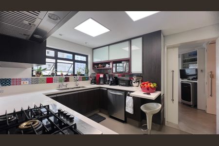 Apartamento à venda com 280m², 4 quartos e 4 vagas Apartamento à venda com 280m², 4 quartos e 4 vagasCozinha