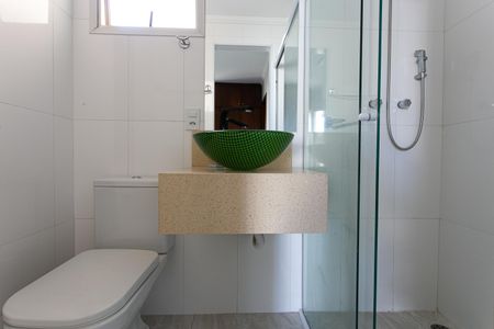 Apartamento à venda com 75m², 3 quartos e 1 vaga Apartamento à venda com 75m², 3 quartos e 1 vagaBanheiro da Suíte