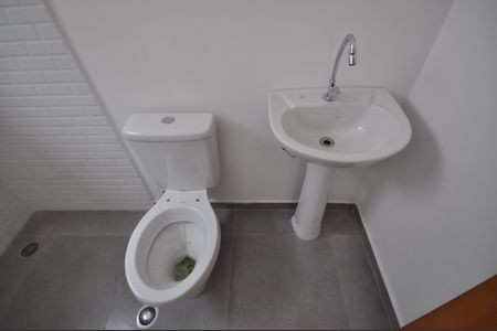 Casa à venda com 88m², 2 quartos e 2 vagasBanheiro da Suíte 2