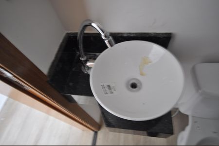 Casa à venda com 88m², 2 quartos e 2 vagasLavabo Sala