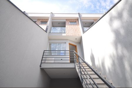 Casa à venda com 88m², 2 quartos e 2 vagasFachada