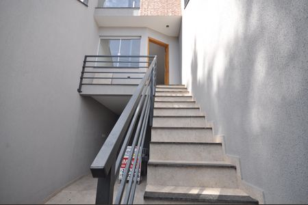 Casa à venda com 88m², 2 quartos e 2 vagasEscada de Acesso