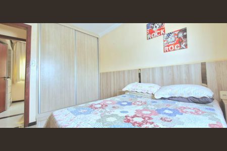 Casa à venda com 318m², 4 quartos e 1 vaga Casa à venda com 318m², 4 quartos e 1 vagaQuarto 1