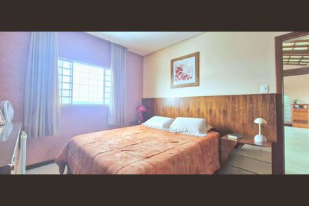 Casa à venda com 318m², 4 quartos e 1 vaga Casa à venda com 318m², 4 quartos e 1 vagaSuíte 4