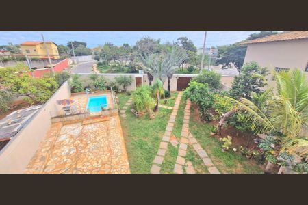 Casa à venda com 318m², 4 quartos e 1 vaga Casa à venda com 318m², 4 quartos e 1 vagaÁrea comum